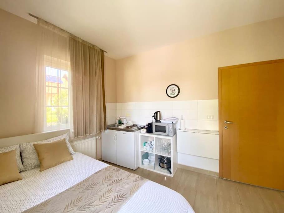 Linden Garden Apartment Постойна Экстерьер фото