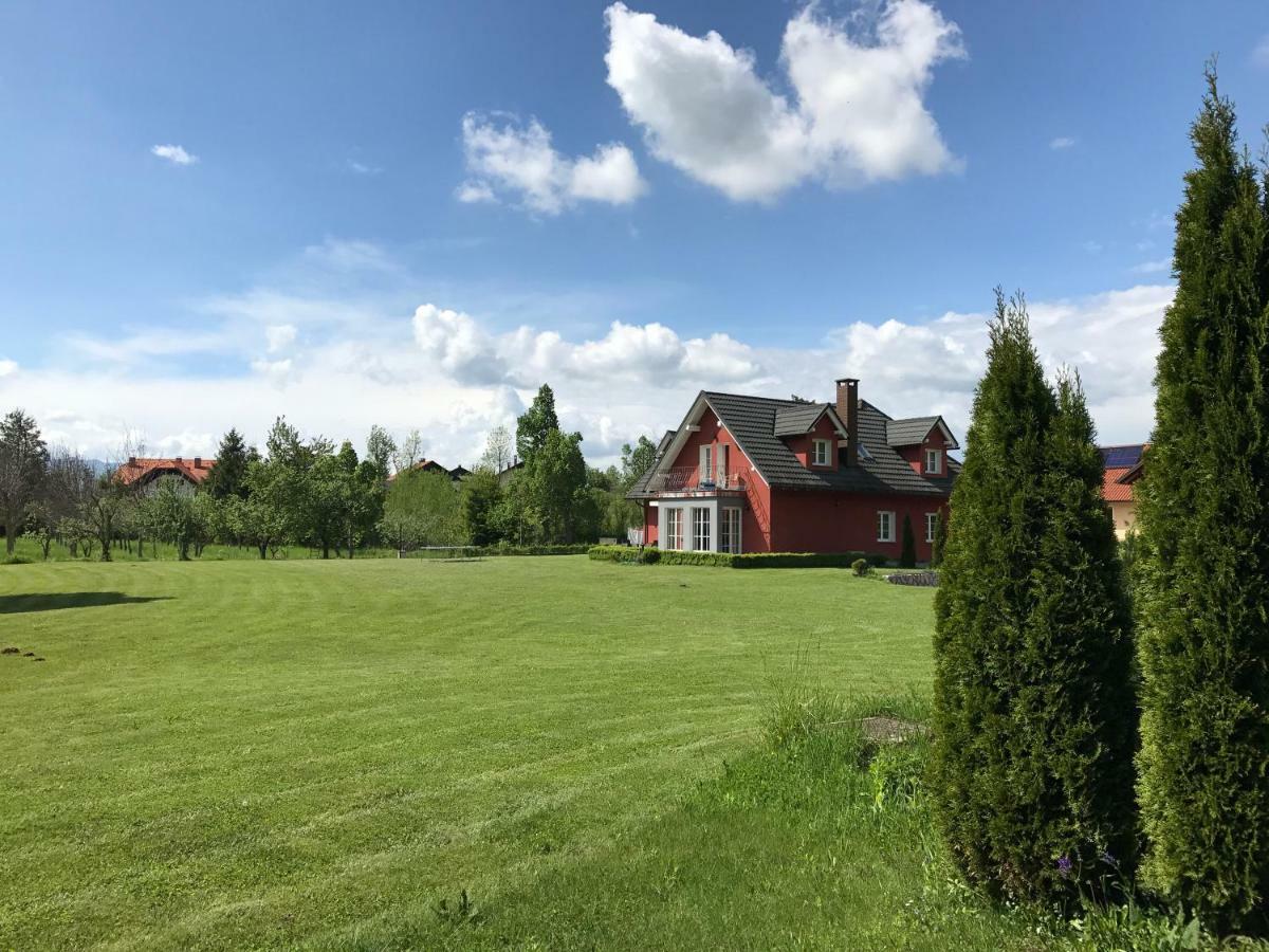 Linden Garden Apartment Постойна Экстерьер фото