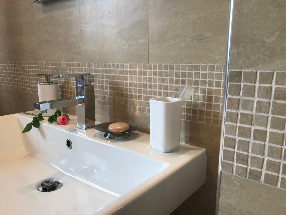 Linden Garden Apartment Постойна Экстерьер фото