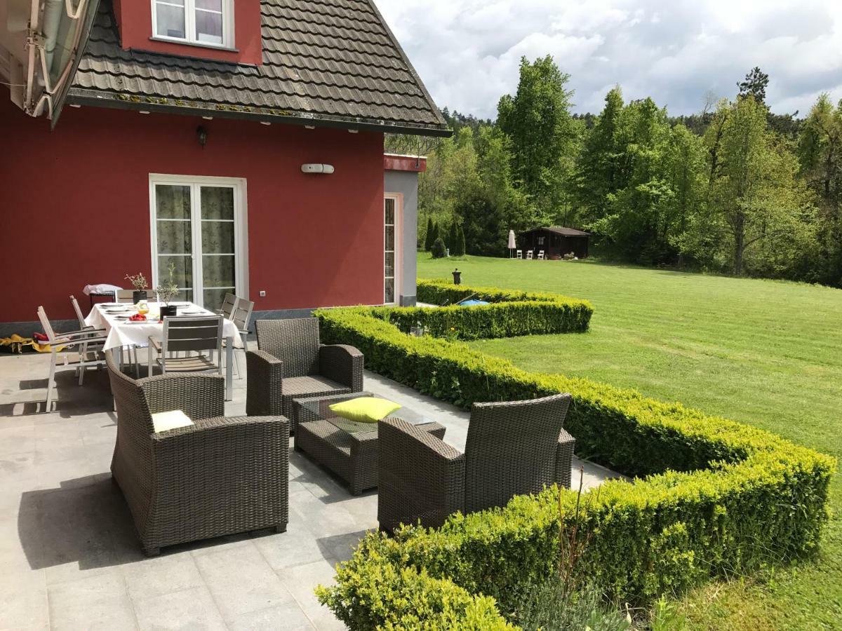 Linden Garden Apartment Постойна Экстерьер фото